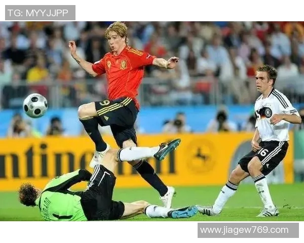 带根的足球明星如何在绿茵场上书写传奇人生与家庭情感的交织