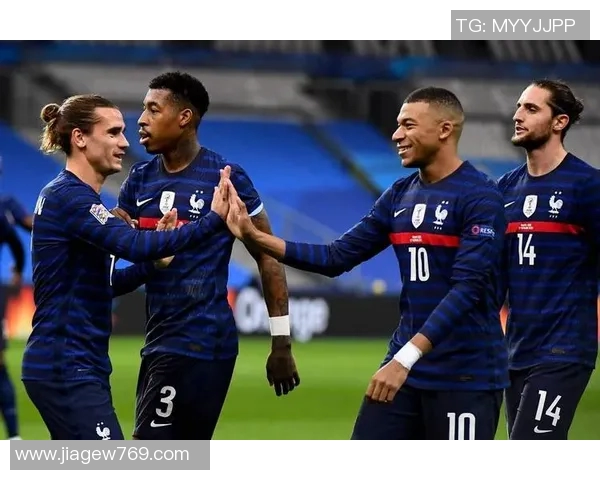 广州羽毛球队在世界杯中的团队协作表现分析与启示