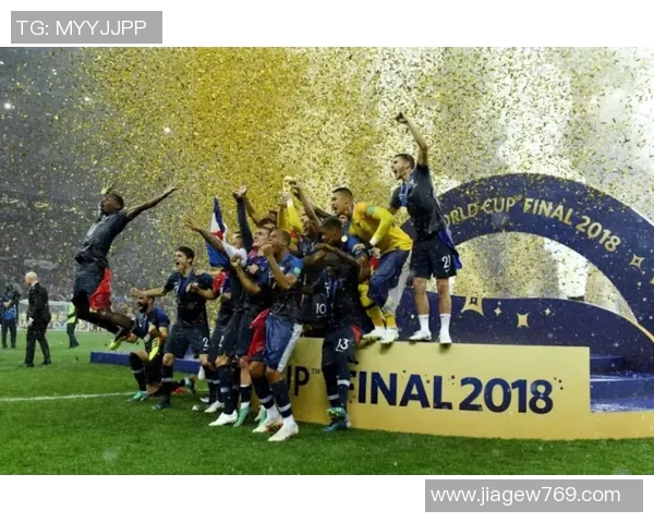 广州足球队崛起之路：从默默无闻到大满贯荣耀的成长历程