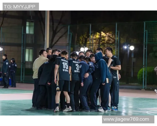 篮球新手必看：掌握团队协作的基础技巧与实战经验分享